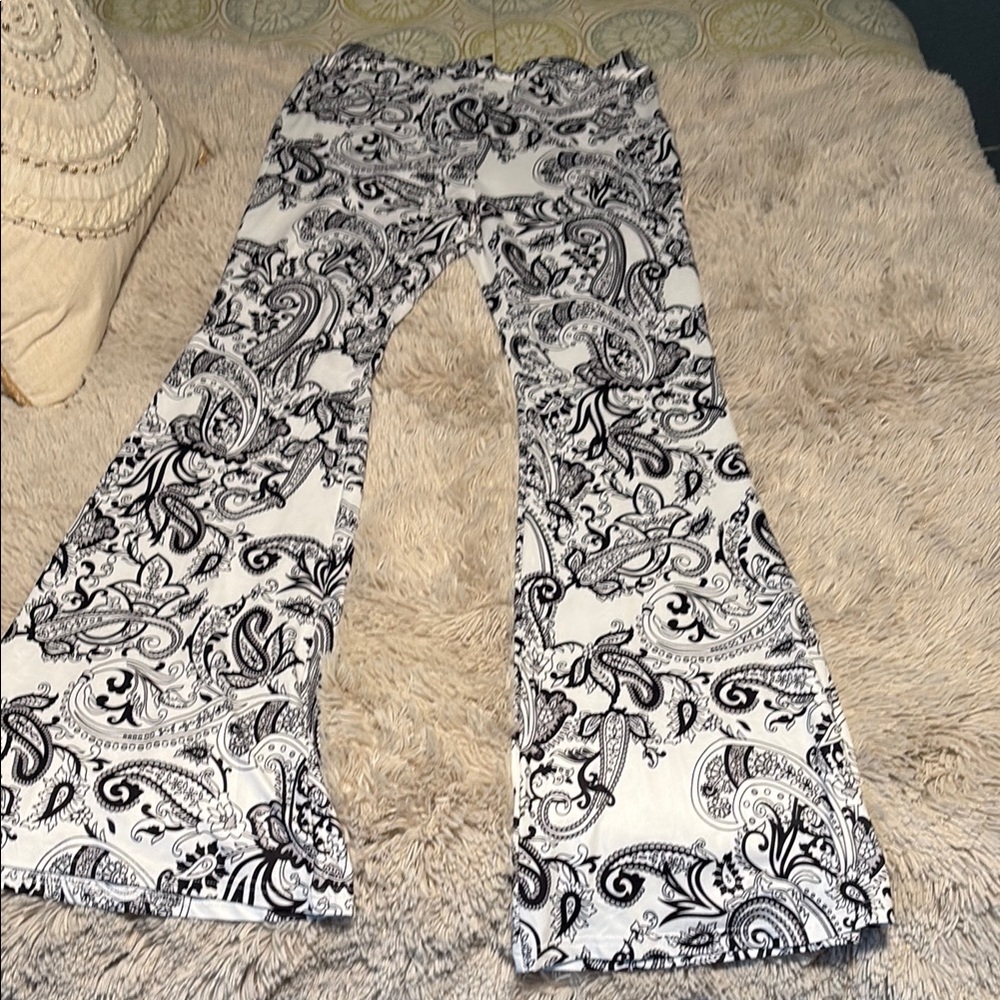 SHEIN Black and White Floral Flare pants